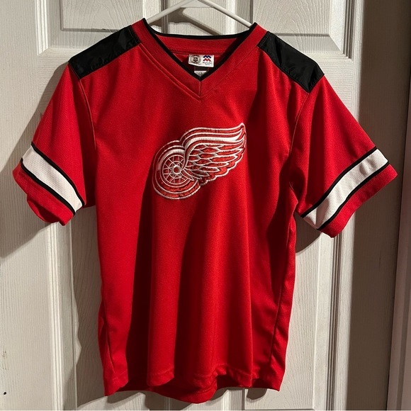 Red‎ Wings NHL Youth Jersey Size Large 16/18 Short Sleeve Hockey Sports Athletic - Picture 1 of 6